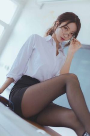 小黄文闺蜜与男友偷情-无删减迅雷电影在线